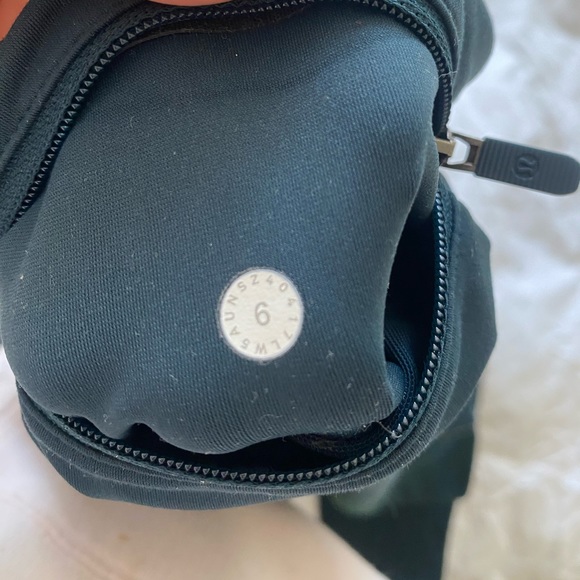 Teal Lululemon leggings - Picture 4 of 4